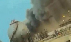 第15轮反击来了！伊朗摧毁美国指挥中心，头号强援也就位，特朗普无奈改口了