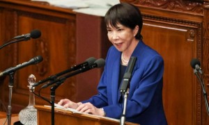 高市早苗刚登上访美专机，俄方警告：80年前的惨痛教训，日本最好刻在骨子里！