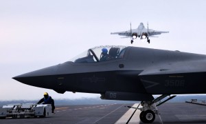 山东舰新画面，甲板涂层重新划线，歼35可能要上舰了