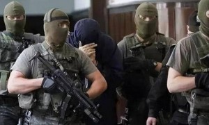 伊方一口气逮捕了500间谍，美国或已失去战争主动权，真正赢家出现了？