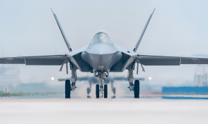 新加坡航展，歼35A遭皮尺测量！涡扇19数据让人惊喜