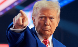 局势升级！伊朗复仇又快又狠，特朗普紧急表态，美以“双簧”演砸了？